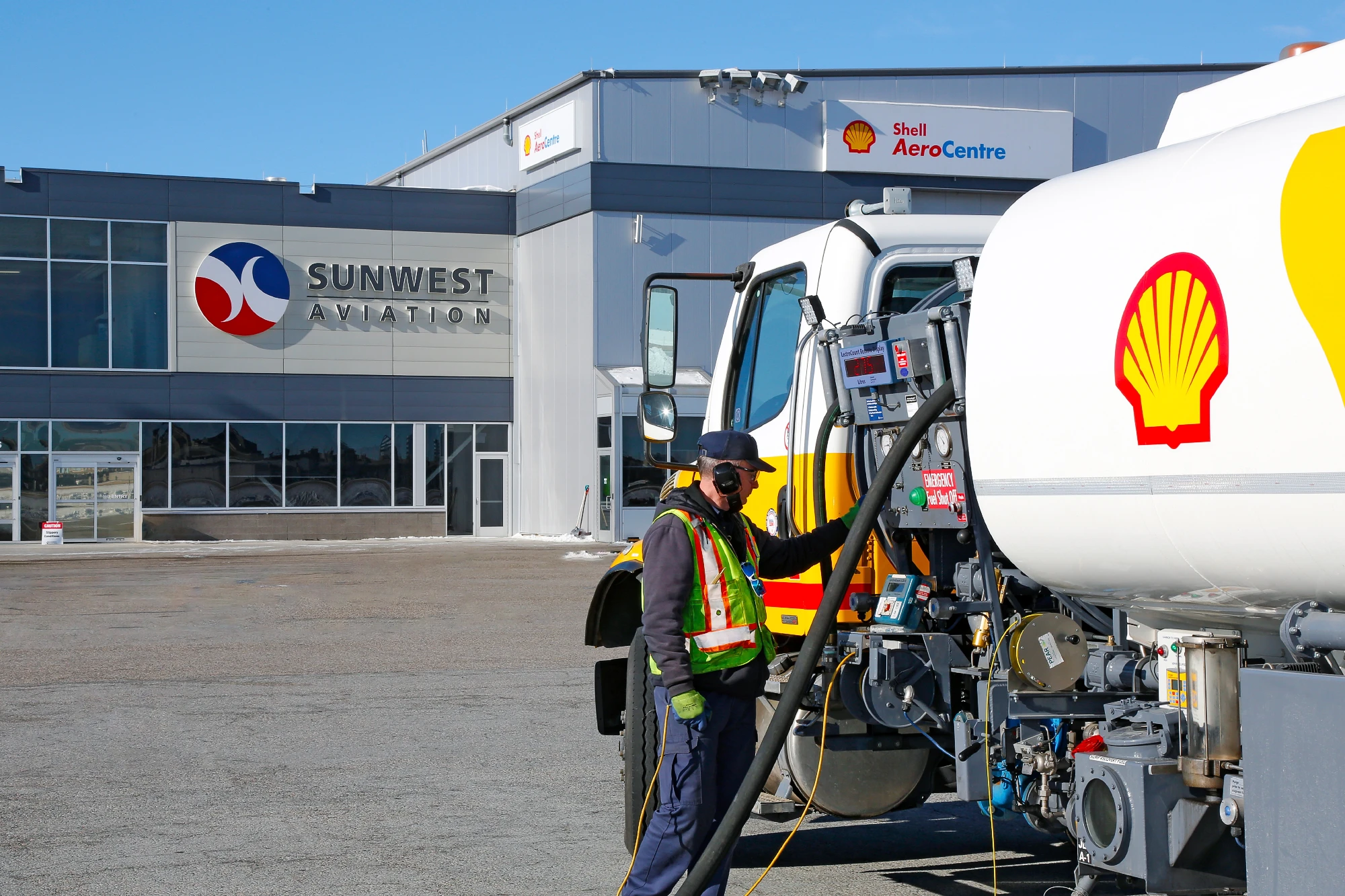 YYC Shell AeroCentre