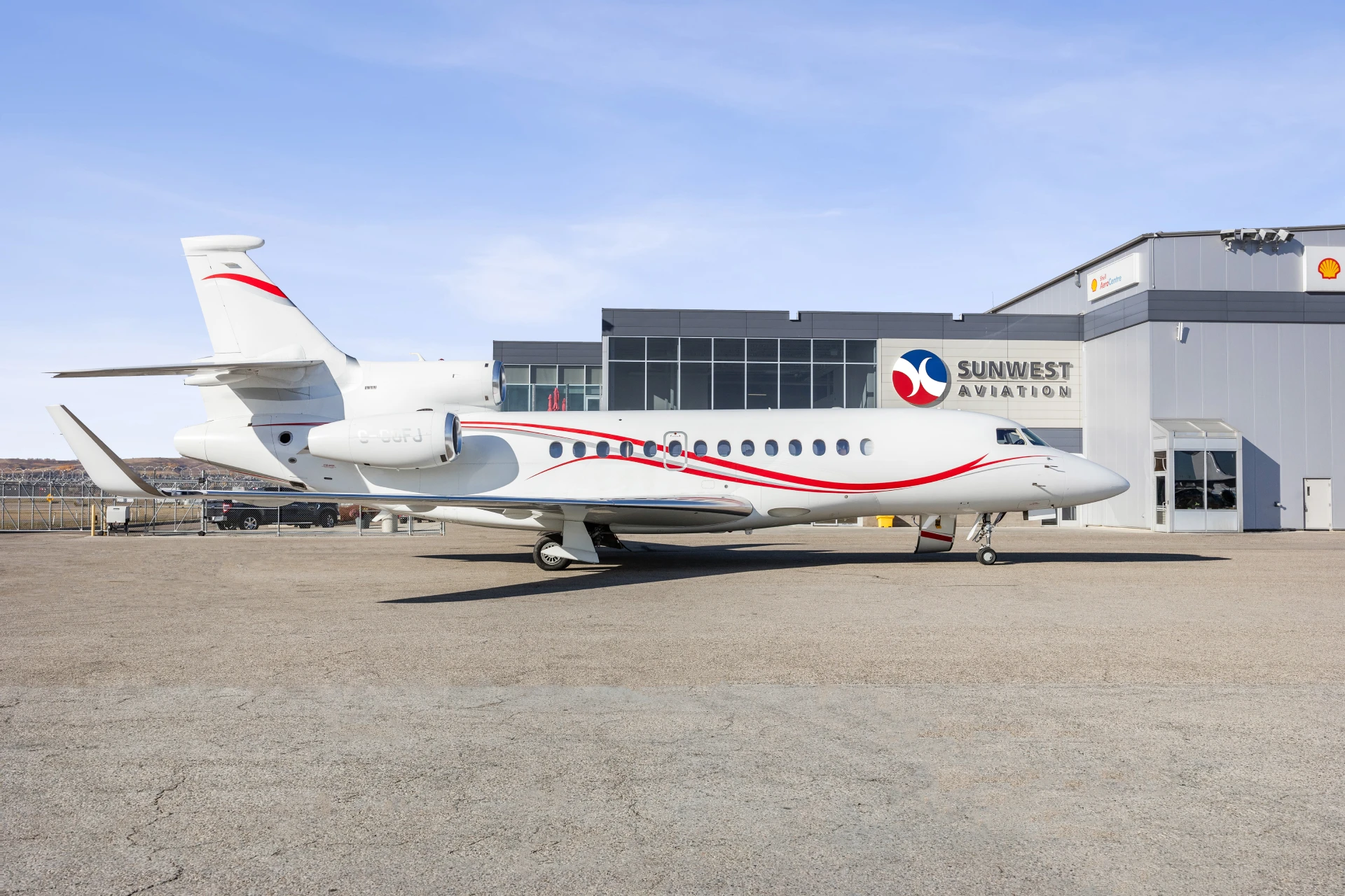 Falcon 7X, Exterior at Sunwest Aviation.
